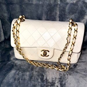 Authentic Chanel Quilted Lambskin Classic Double Flap Medium excellent